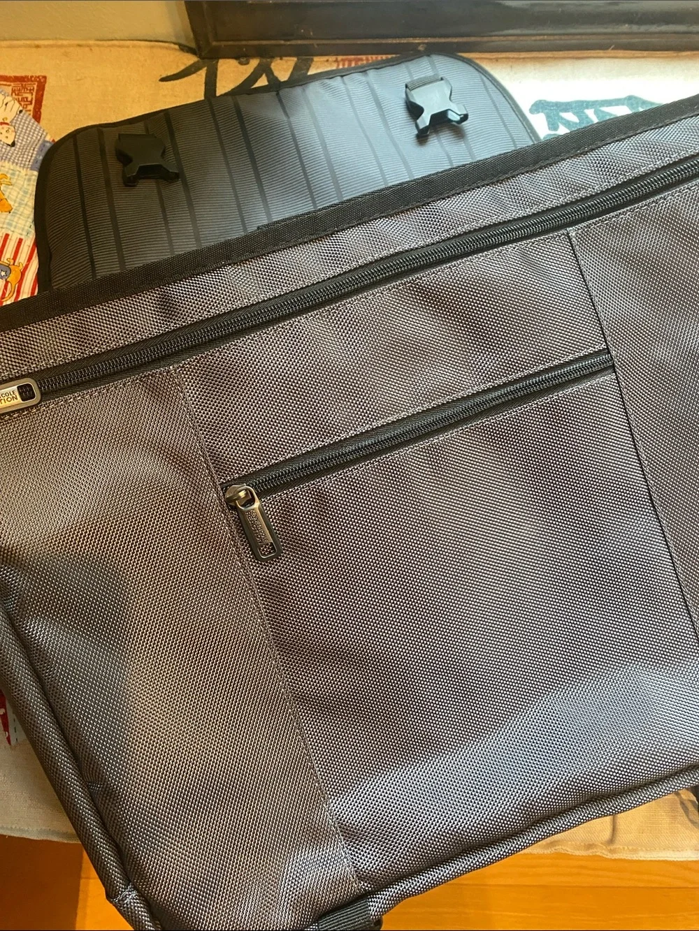 Kenneth Cole Reaction Men's Gray and Black Laptop Briefcase